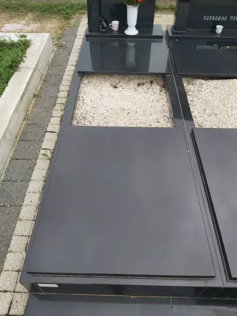 Ogradica oko grobnog mesta
